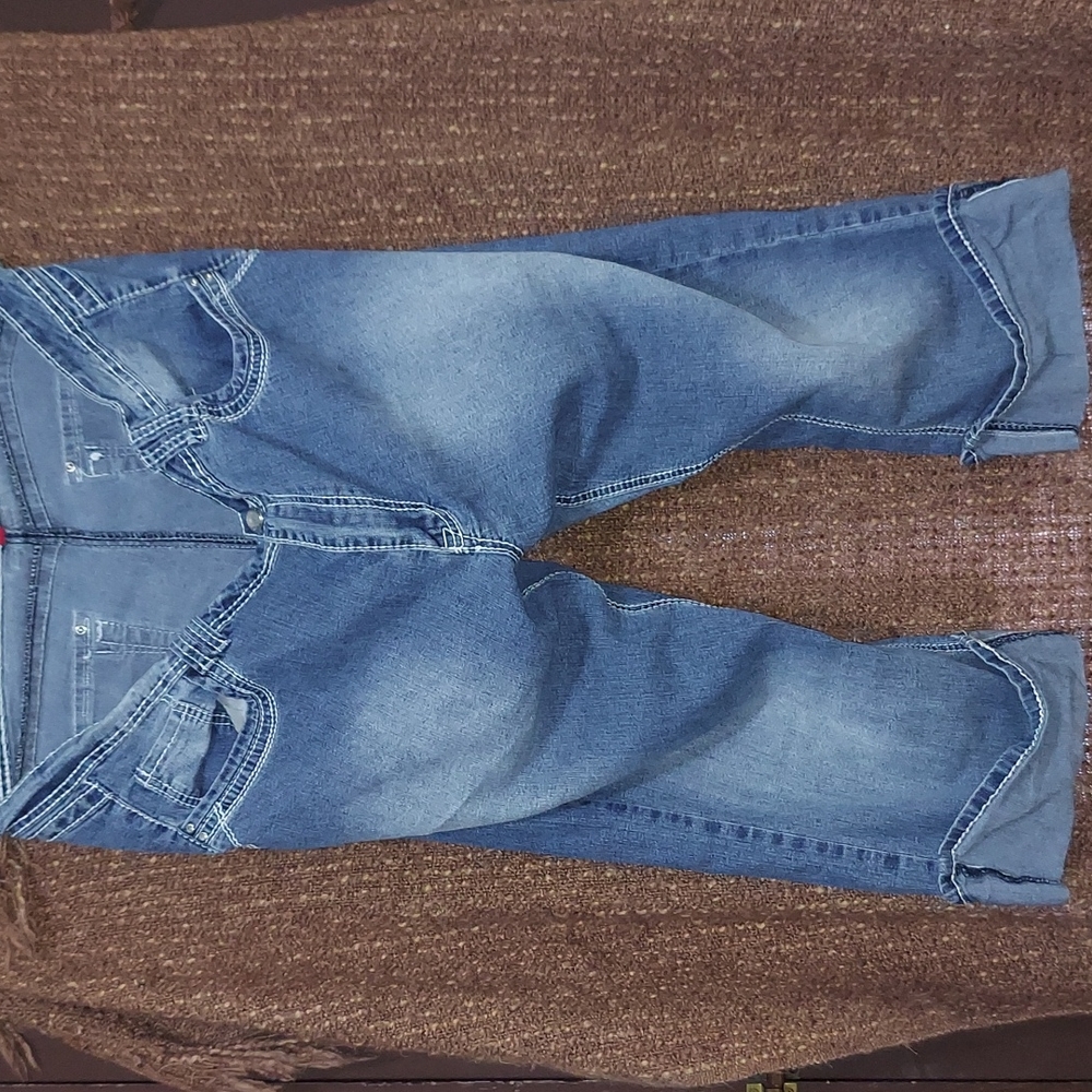 Bongo 24w capris